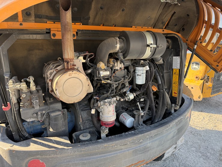 2019-case-cx57c-image-11