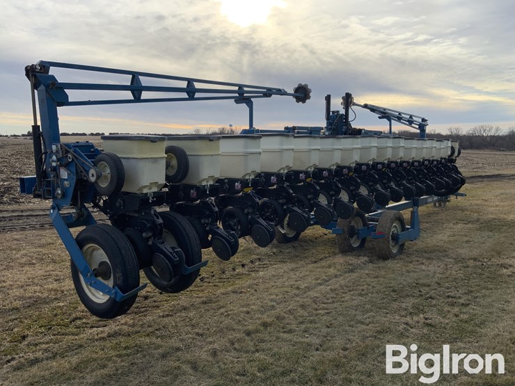 2005-kinze-3600-image-5