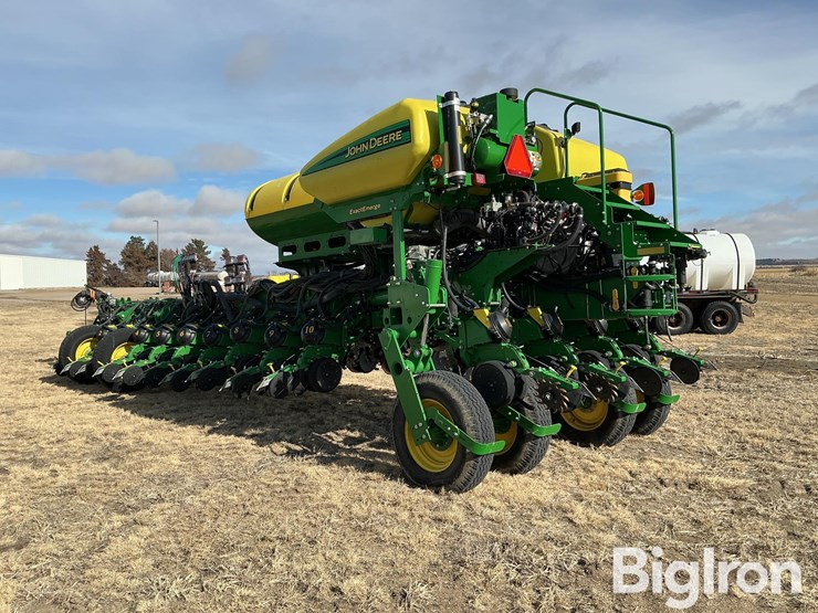 2016-john-deere-1775nt-image-7