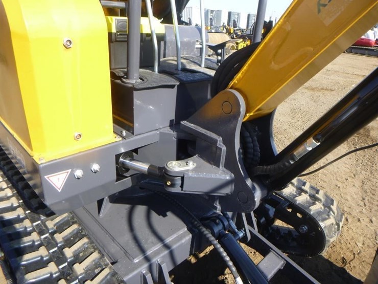 2025-agt-mx50r-hydraulic-excavator-image-17