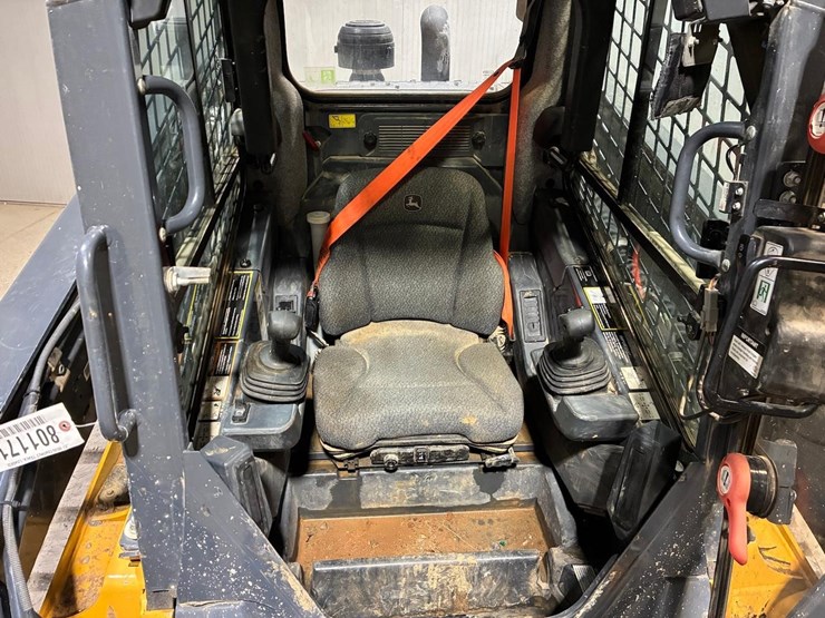 2023-deere-331g-image-19