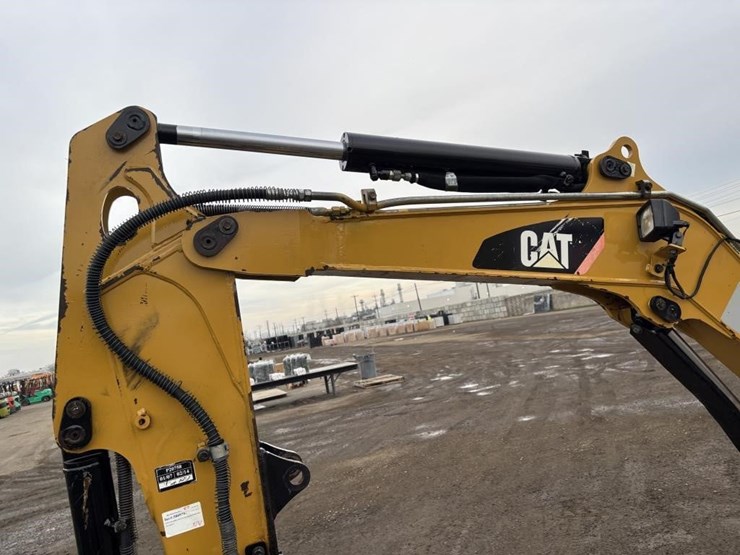 2018-caterpillar-303-image-18