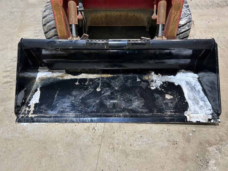 2021-takeuchi-tl12v2-image-9