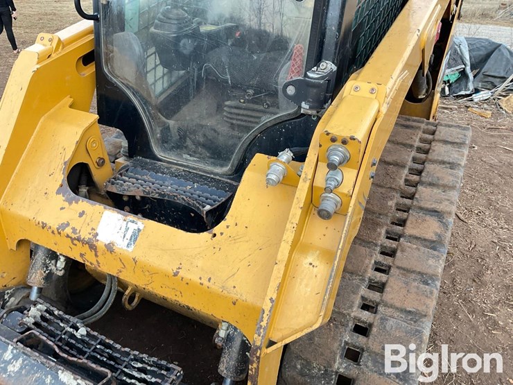 2016-caterpillar-259d-image-12