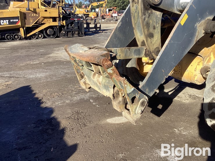 2015-deere-524k-image-12