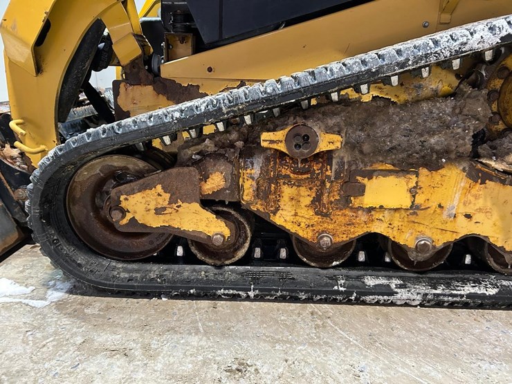 2022-caterpillar-259d3-image-18