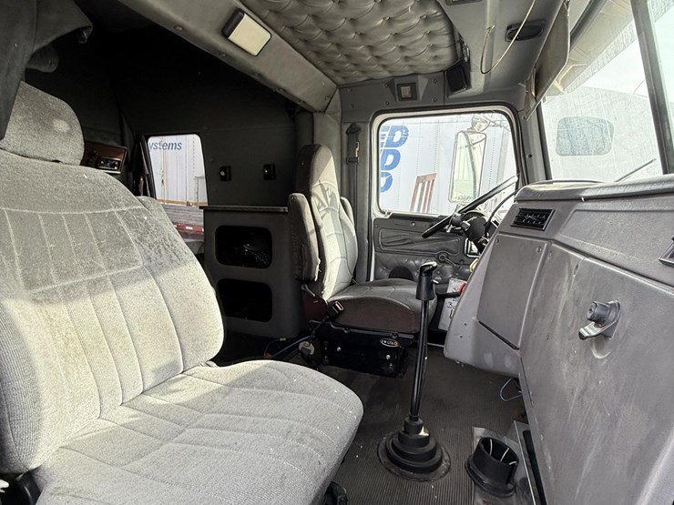 2000-western-star-4900ex-image-24