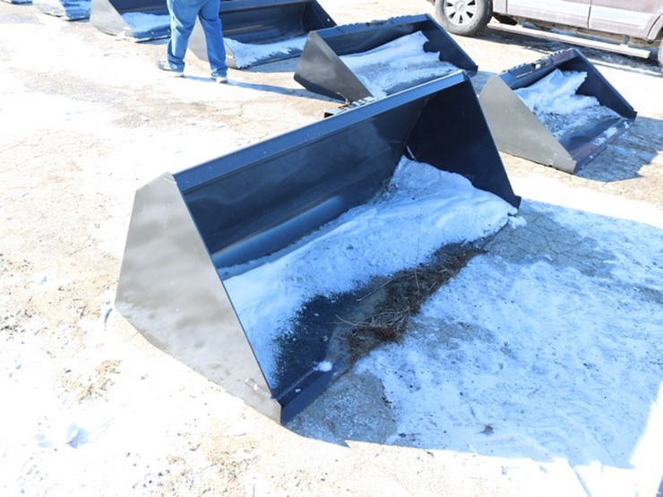 #4181-•-new-holland-84"-light-material-bucket-image-2