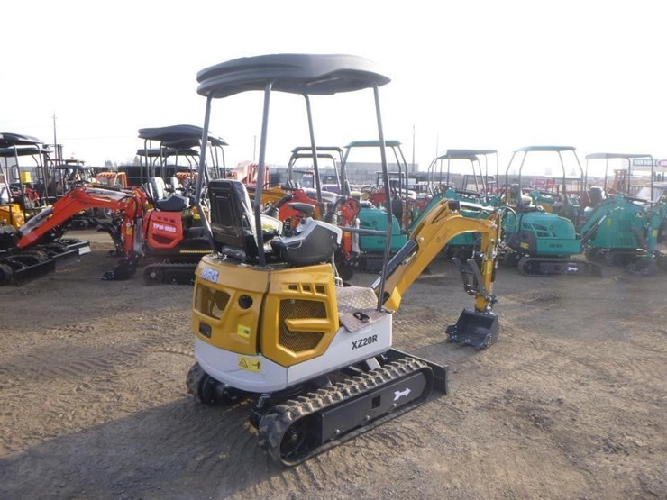 2025-agt-xz20r-hydraulic-excavator-image-3