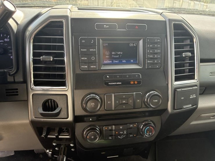 2017-ford-f550-xlt-image-18