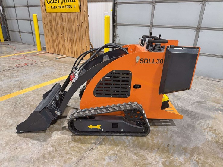 2025-sdlanch-sdll30-mini-skid-steer-image-2