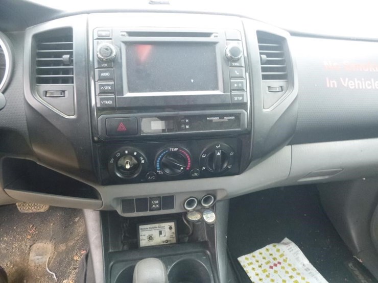 2013-toyota-tacoma-image-15