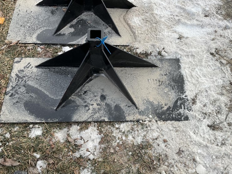 skid-steer-trailer-mover-hitch-attachment-image-2