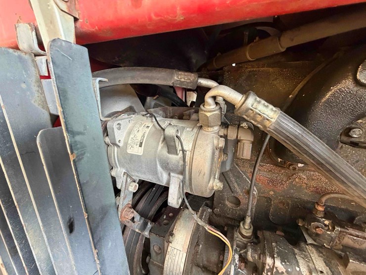 1979-versatile-835-image-21