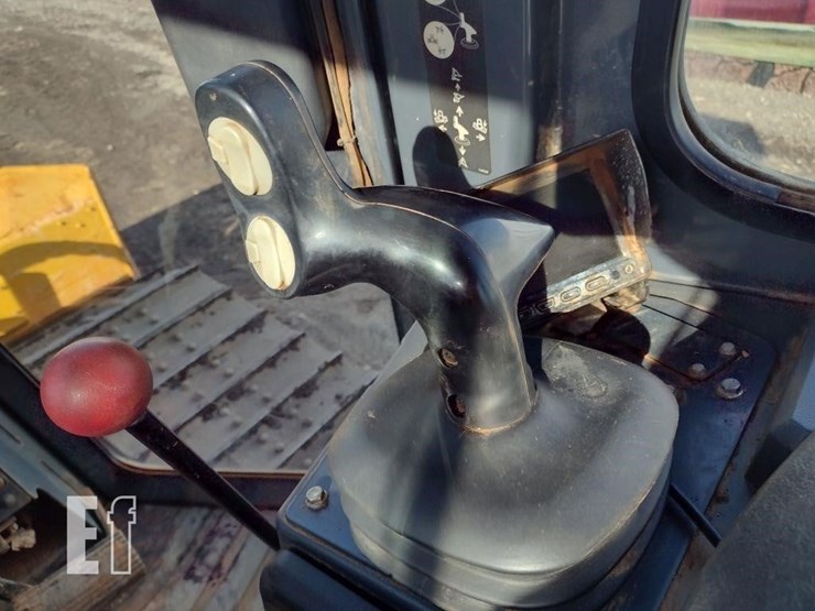 2021-deere-650k-lgp-image-15