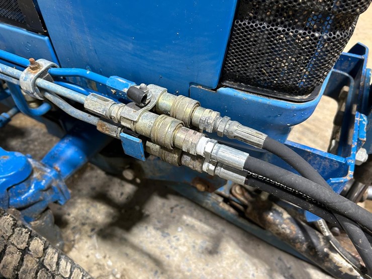 new-holland-1220-image-11