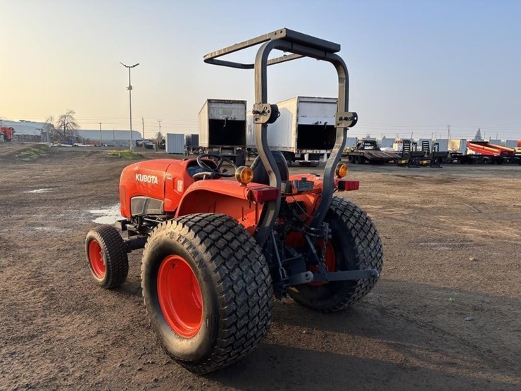 2017-kubota-l4701d-image-4