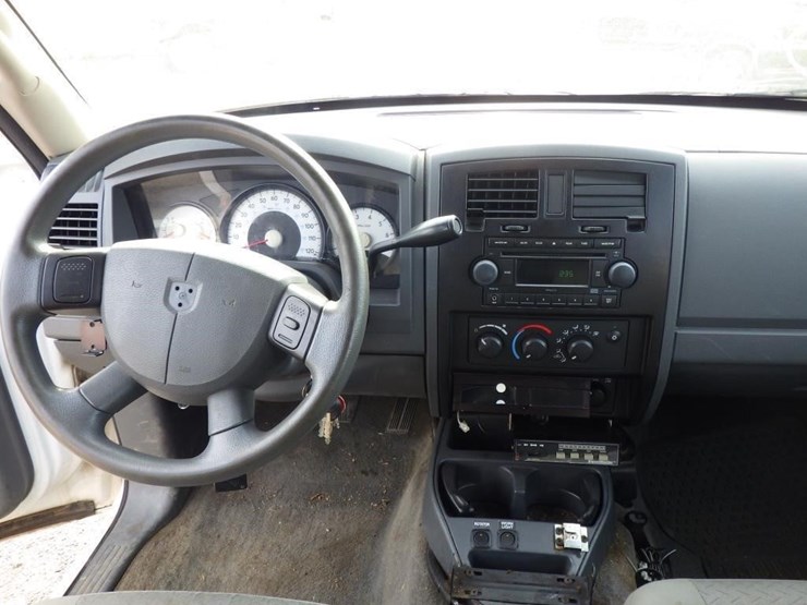 2007-dodge-dakota-image-9