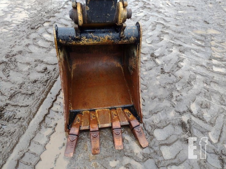 2023-deere-30g-image-15