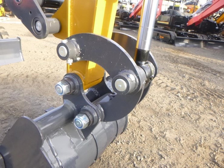 2025-agt-xz20r-hydraulic-excavator-image-11