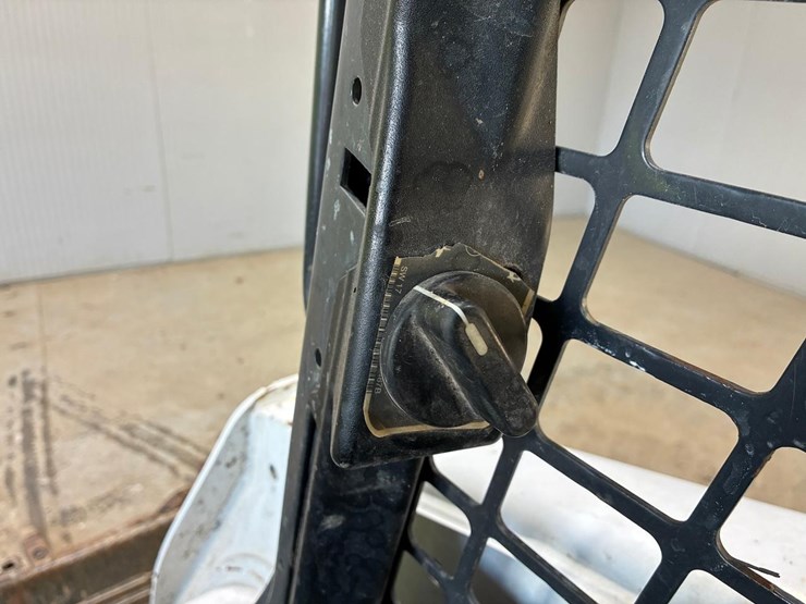 2020-bobcat-t770-image-22