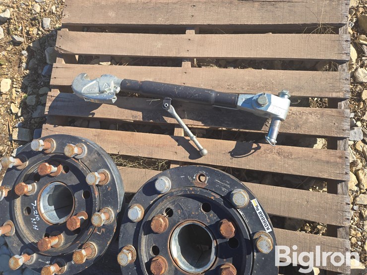 new-holland-210-image-10