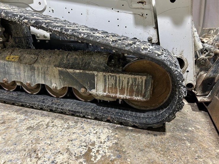 2023-bobcat-t770-image-14