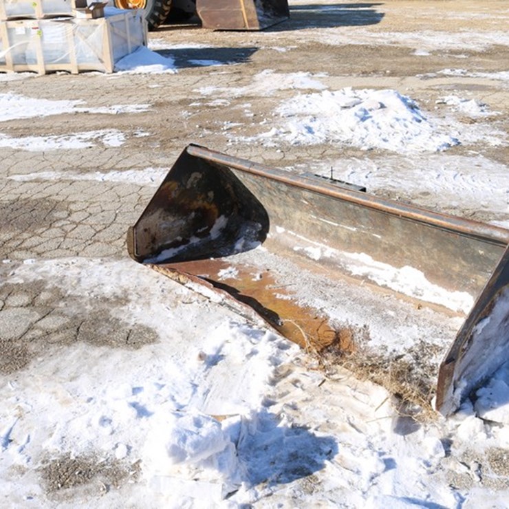 #4185 • Skid Steer Bucket
