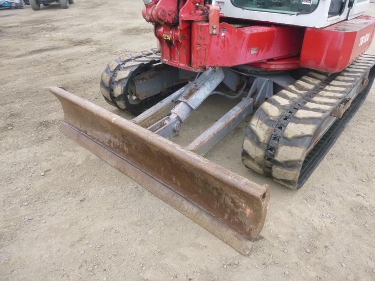 2012-takeuchi-tb180fr-image-19