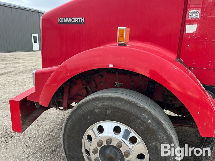 2011-kenworth-t800-image-10