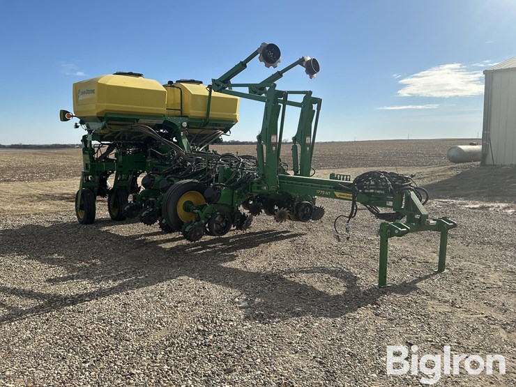 2022-john-deere-1775nt-image-3
