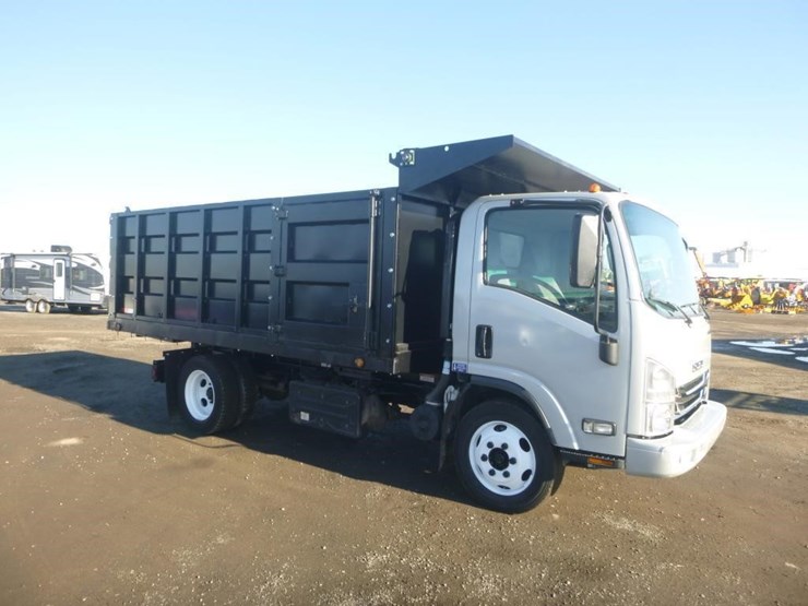 2018-isuzu-nqr-image-2