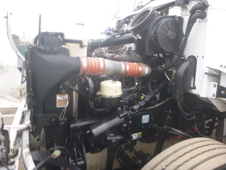 2011-peterbilt-337-image-21