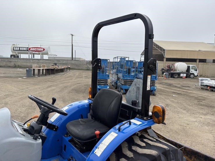 2017-new-holland-workmaster-40-image-28