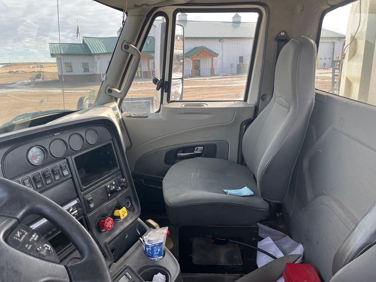 2015-international-prostar-image-46