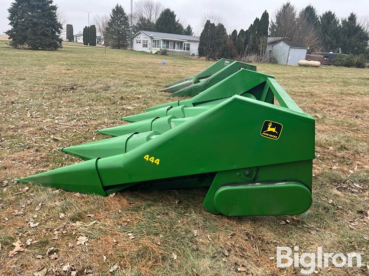 john-deere-444-image-8