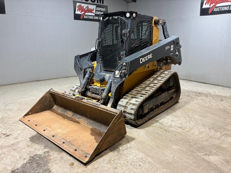 2023-deere-331g-image-2