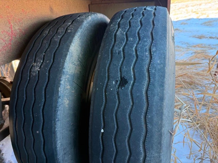 1975-cornhusker-hopper-image-5