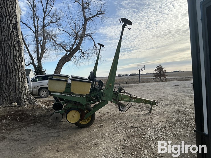 john-deere-7200-image-4