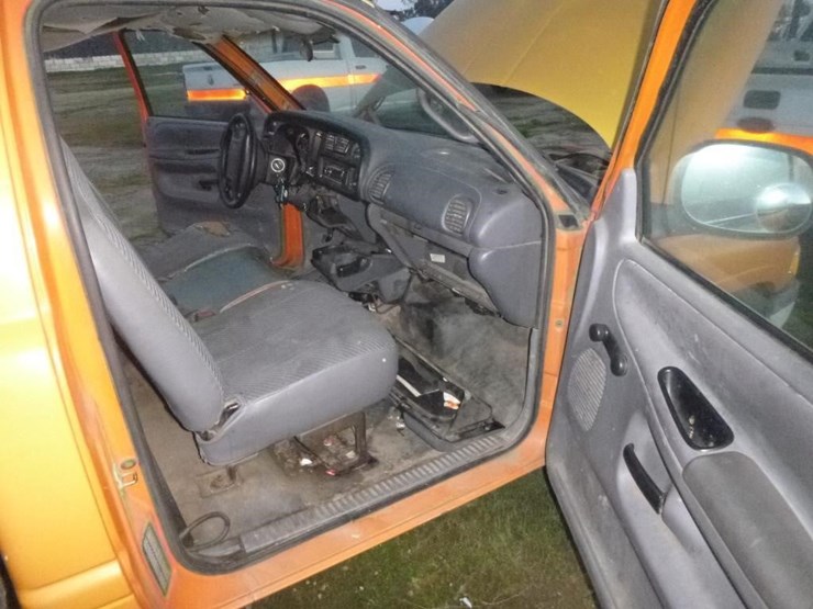 2001-dodge-ram-2500-image-10