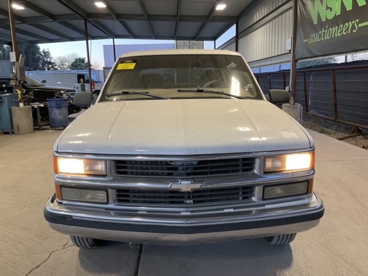 1998-chevrolet-3500-image-3