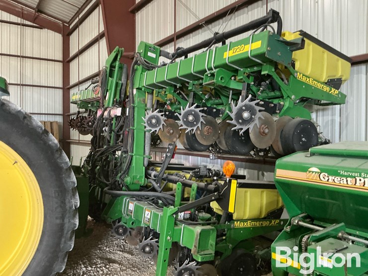 2012-john-deere-1720-image-11