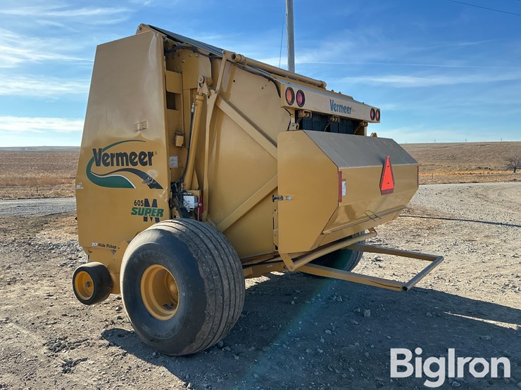 2011-vermeer-605-image-7