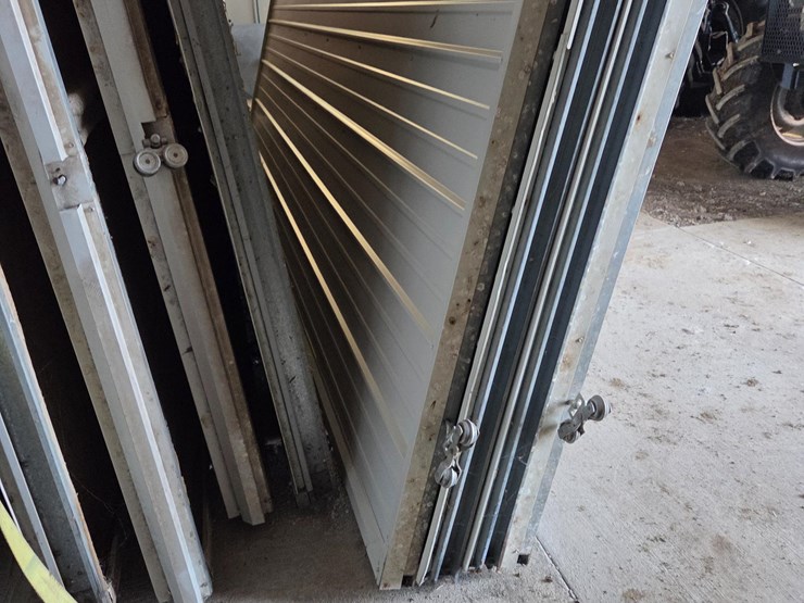 steel-sliding-barn-doors-image-6