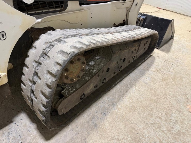 2016-bobcat-t870-image-45