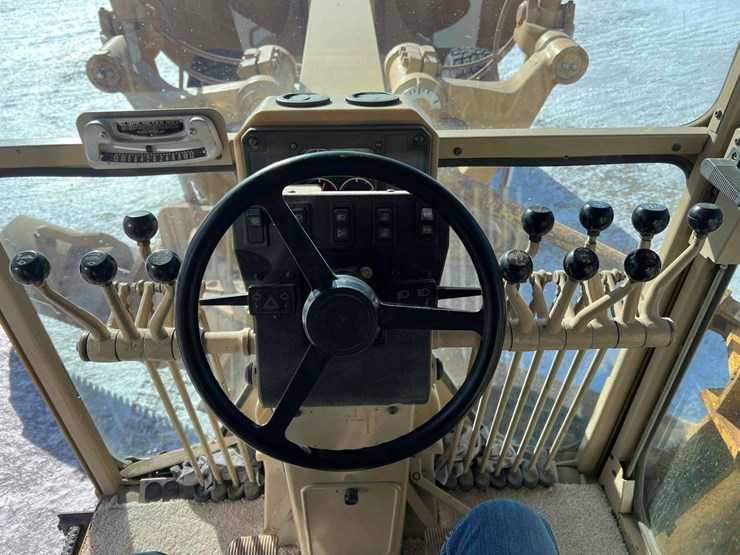 2007-caterpillar-160h-image-54