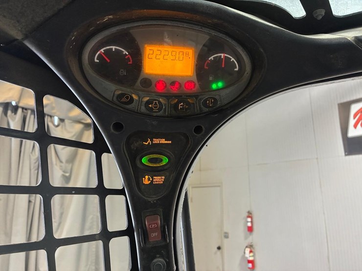 2022-bobcat-t770-image-26