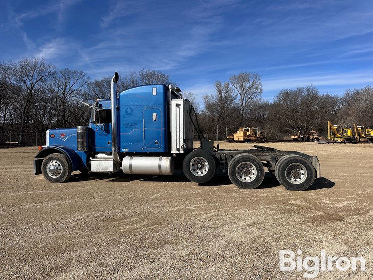 2002-peterbilt-379-image-8