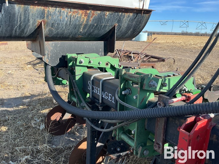 schlagel-8r30-strip-till-image-16