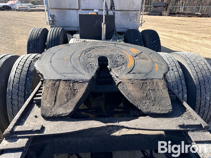 2002-peterbilt-379-image-20